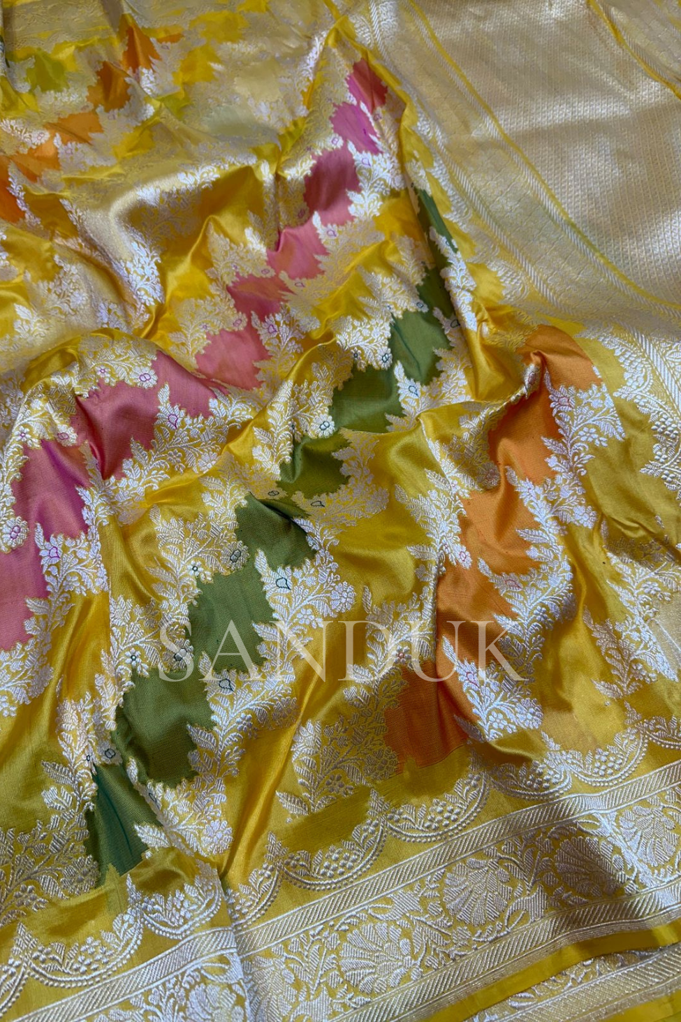 Yellow Rangkaat Jangla Saree