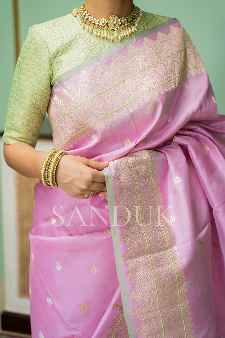 nirvi (saree)