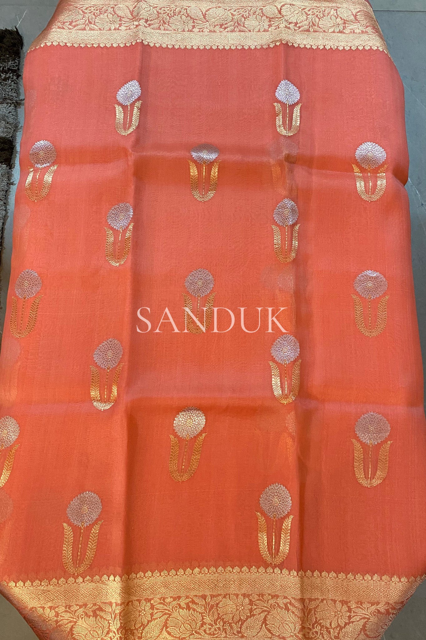 Phool Buti Kora (Saree)